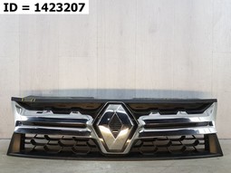 Накладка решетки радиатора хром  Renault Duster I Рест. (2015) 5 дв.