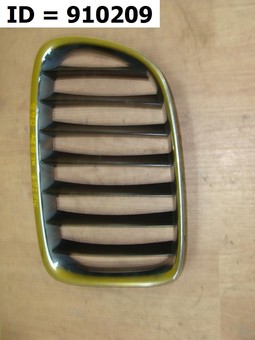 Решетка радиатора левая  BMW X1 I (E84) (2009-2012) 5 дв.